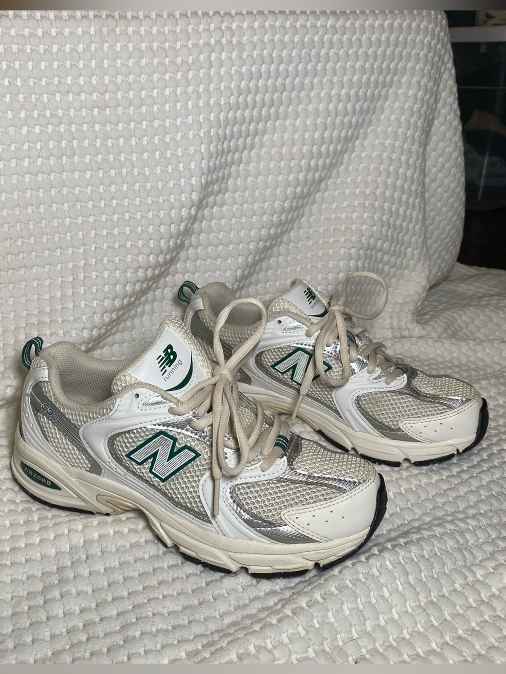New Balance 530 Sea Salt and Green Marsh - Picture 2 of 7